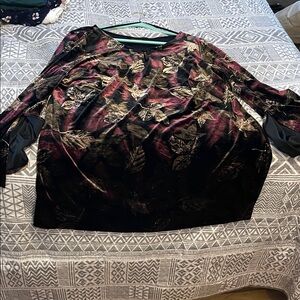 Studio I Velvet Leaf Print Blouse - Black and Gold